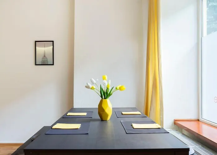 דירה One Bedroom Neukoelln ברלין